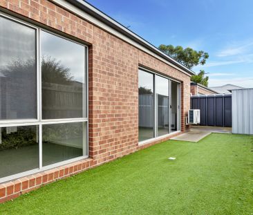 2/81 Powell Drive, Hoppers Crossing VIC, Belconnen - Photo 5