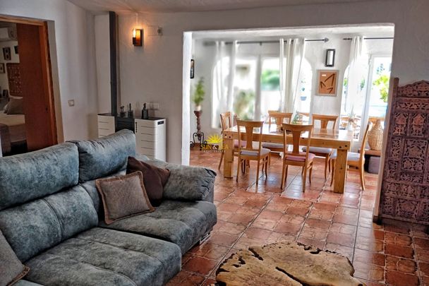 5-BEDROOM CHALET FOR RENT IN PAICHI - ALICANTE - Photo 1