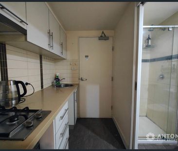 Fully Furnished Studio in Prime North Melbourne Location - Photo 6