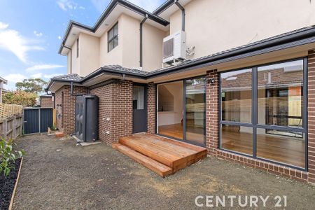 Near New 3-Bedroom Townhouse in Noble Park&excl; - Photo 2