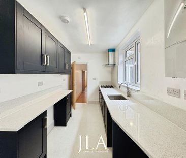 3 bedroom terraced house to rent - Photo 2