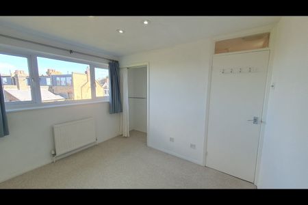 2 Bed Maisonette, Heathwood Court, SW12 - Photo 4