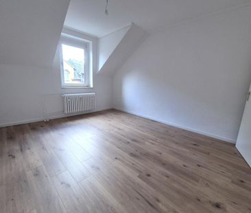 Renovated 3 rooms on the 2nd floor! - Foto 1