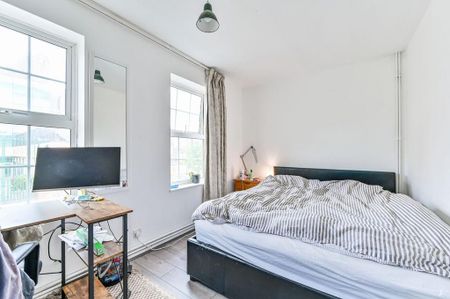 3 bedroom flat to rent - Photo 2