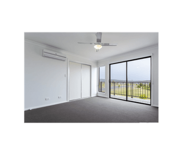 Spacious home with large yard - Photo 1