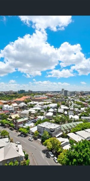 Unfurnished 2 Bedroom Apartment with City Views! - Photo 1