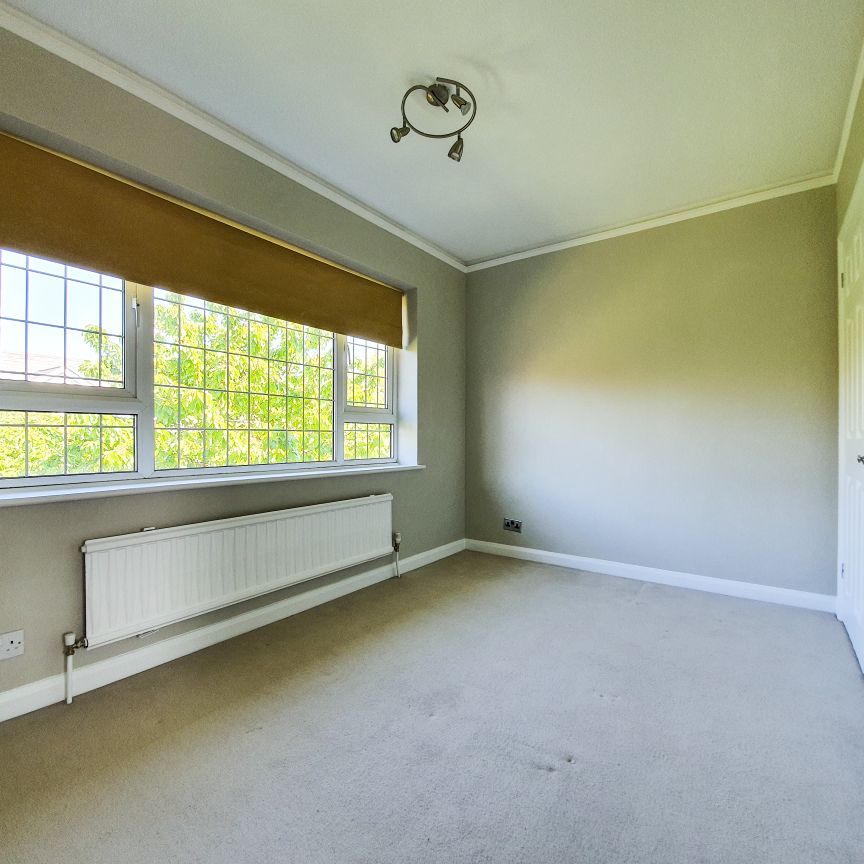 3 bedroom house to rent Galleywood Road, Great Baddow, CM2 - Photo 1