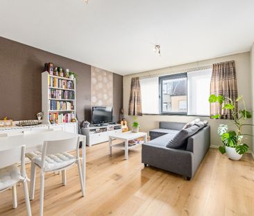 Prachtig 2 slaapkamer appartement + ruime garage te Beveren - Photo 1