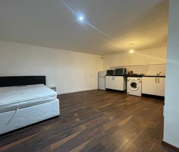 Studio to rent - Photo 5