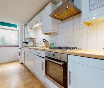 2 bedroom ground floor flat to rent - Photo 5