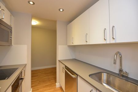 230 Oak Street - Photo 5