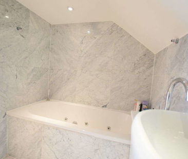 FLAT 6, 56 Queensborough Terrace Room 2 - Photo 6