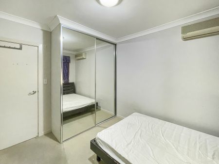 Perfectly Positioned 2 Bedroom Apartment! - Photo 2