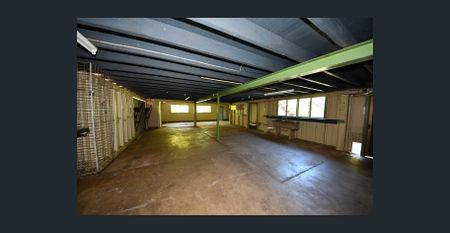 Large family home - Photo 2