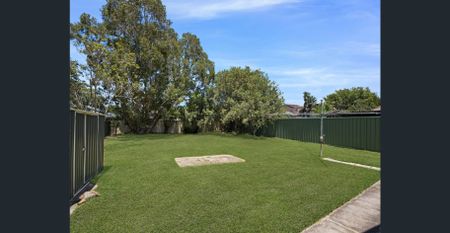 COASTAL COMFORT MEETS LAKESIDE LIFESTYLE - Photo 4