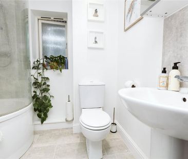 2 bedroom end of terrace house to rent - Photo 1