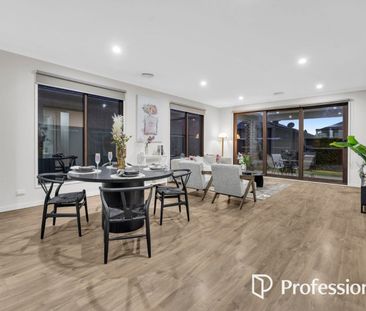 Modern Family Living with Exceptional Indoor-Outdoor Flow - Photo 5