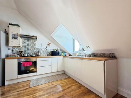 1 bedroom Flat To Let - Photo 4