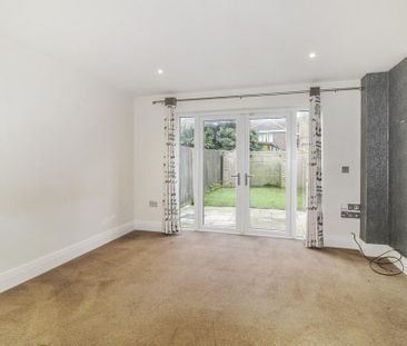 3 bedroom terraced house to rent - Photo 5