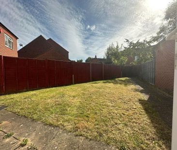 3 bedroom semi-detached house to rent - Photo 5