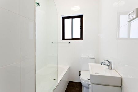 Two Bedroom Apartment in a Secure Boutique Block - Photo 4