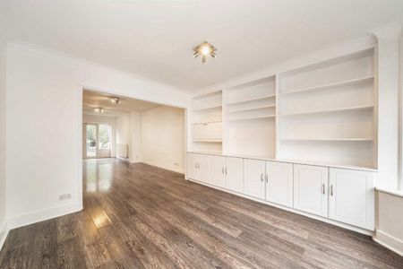 4 bedroom semi-detached house to rent - Photo 2