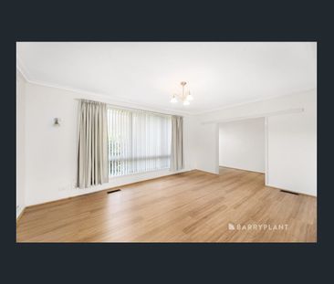Charming Family Home! - Photo 1