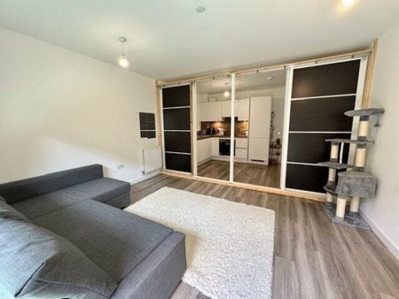 Cornwell House, East Ham E6, Property for rent - Photo 2