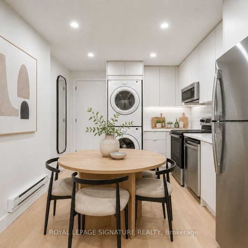 390 Palmerston Boulevard town house — Toronto, ON (1-Bedroom) - 1 Bedroom - Photo 1