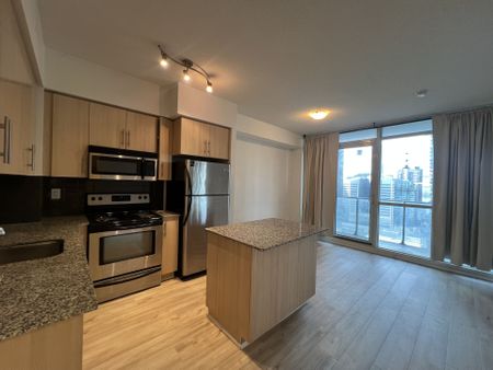 For Lease - 55 Bremner Boulevard Unit# 2003, Toronto, Ontario - Photo 3