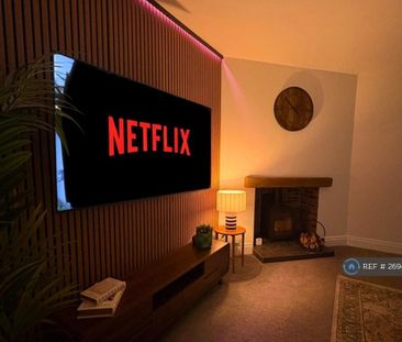 3 bedroom semi-detached house to rent - Photo 3