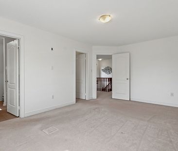 For Lease - 32 Warnford Circle, Ajax, Ontario - Photo 4