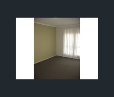 $500pw 2 brm 1bath 1 car Apt inc wash/mach - Photo 1