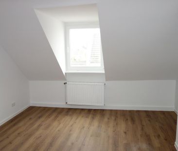 EXKLUSIV RENOVIERT + SANIERT MODERNE HELLE WHG. KOMPLETT LAMINAT WA... - Photo 6