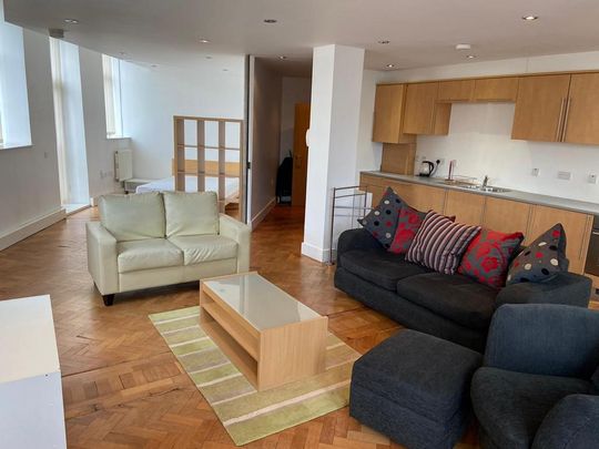 Studio to rent - Photo 1