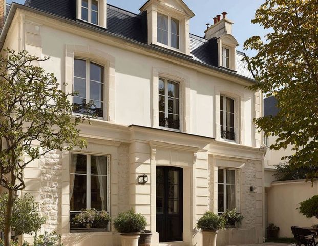 Beautiful rare villa for rent / 8 rooms / 4 bedrooms / Garden pool - Foto 1