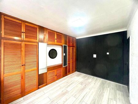 4 bedroom terraced house to rent - Photo 2