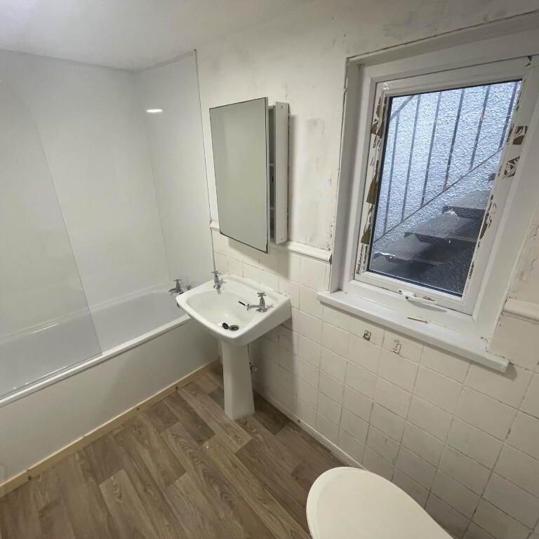 133b Main Street, Larne, BT40 1HJ - Photo 1