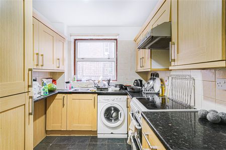 Stylish Two-Bedroom Apartment Opposite Battersea Park - Photo 4
