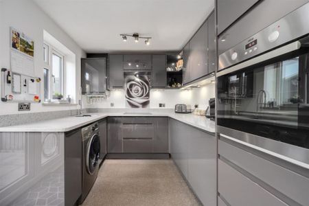 2 Bed Terraced House, Manor Hall Mews, CV3 - Photo 5