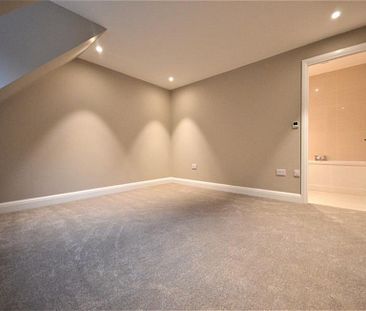 Apartment 7, Disley - Photo 1