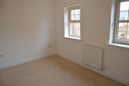 Sundew Avenue, Featherstone - Photo 5