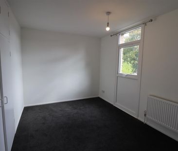 James Galloway Close, CV3 2NF - Photo 3