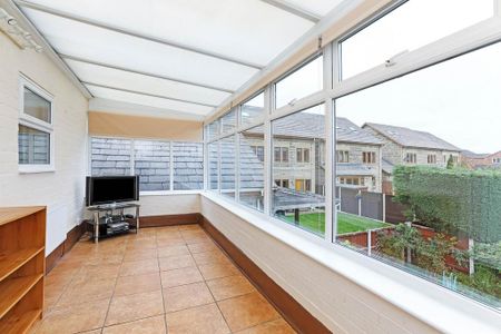 3 bedroom detached house to rent - Photo 2