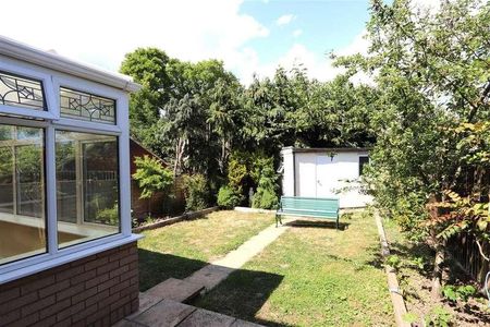 Woodland Way, Ongar, CM5 - Photo 2