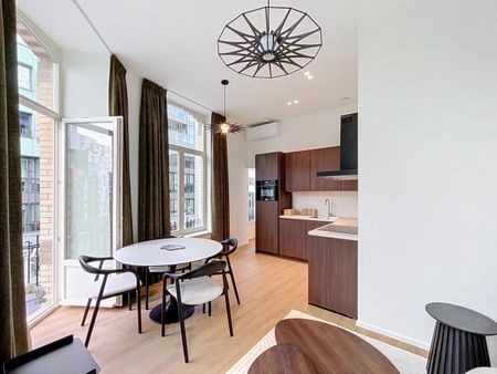 Cinquantenaire: Magnificent renovated + furnished apartment - Photo 3