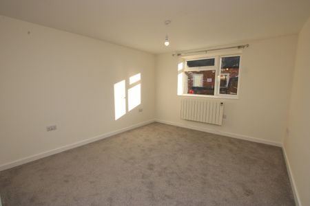 Flat 1 30a Regent Street, Kettering - Photo 5