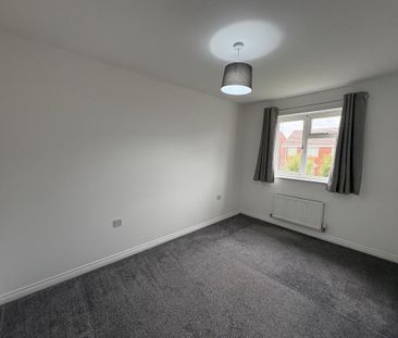 4 bedroom detached house to rent - Photo 2
