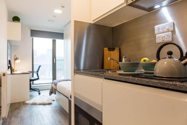 Studio to rent - Photo 1