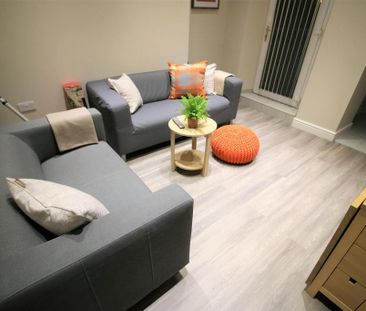 5 bedroom private hall to rent - Photo 2